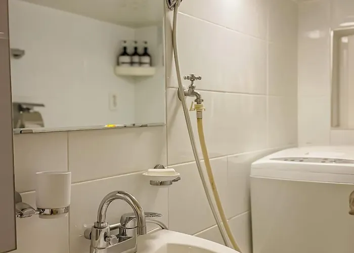 20 Minutes From Itaewon And Gangnam, Station, Hongdae, And Seongsu
